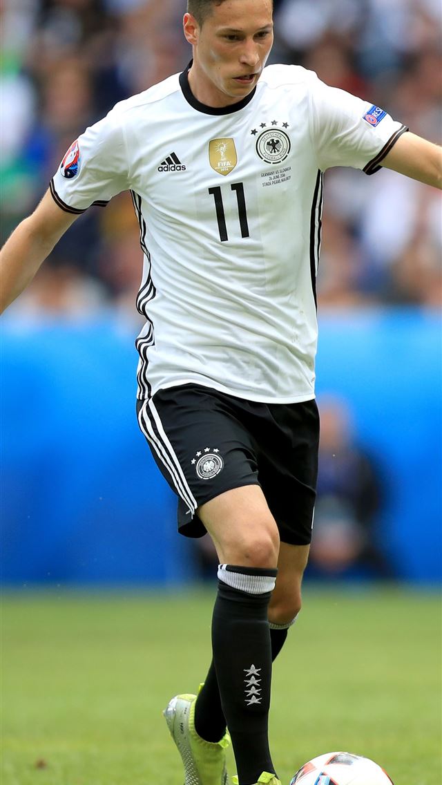 640x1136 13 Soccer Stars Who Could Move This Summer - argentina iPhone Wallpaper