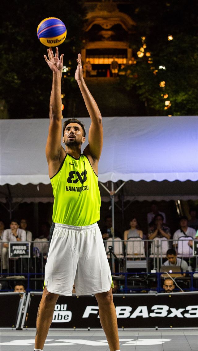 640x1136 Singh headlines Utsunomiya Masters Day 1 top score... - basketball celebrity iPhone Wallpaper