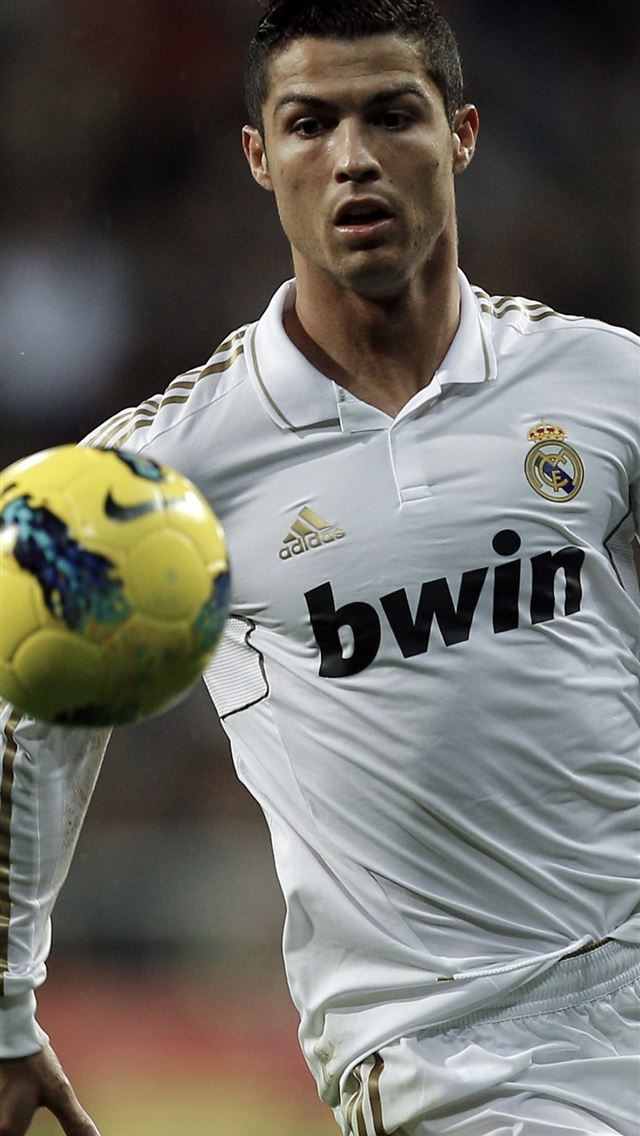 640x1136 Cristiano Ronaldo Cr7 Football Real Madrid - sport celebrity iPhone Wallpaper