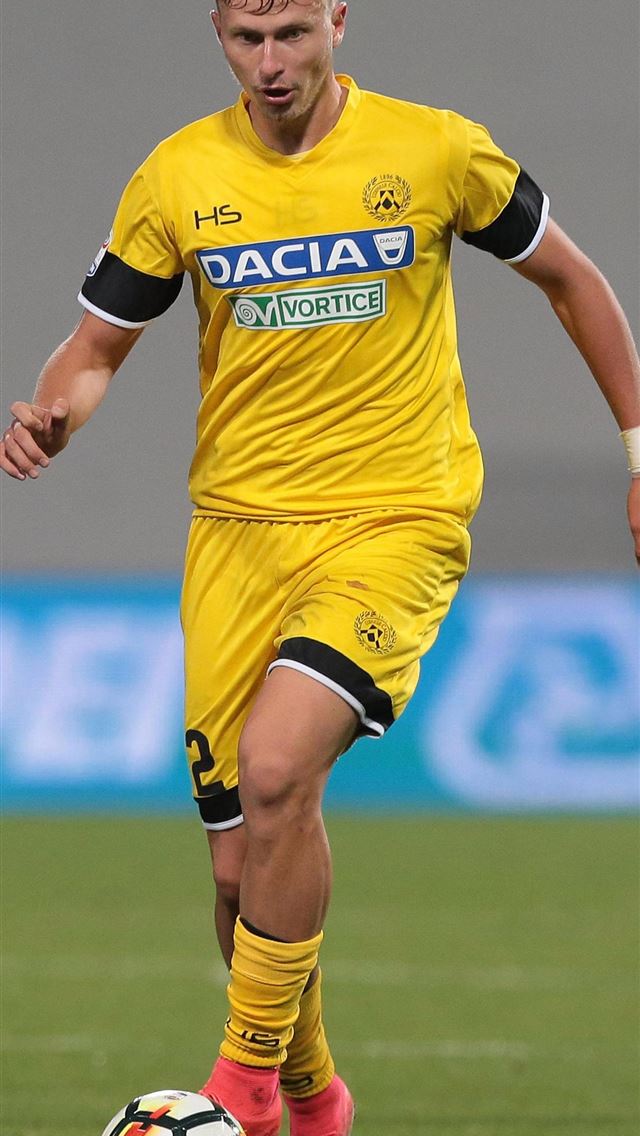 640x1136 Udinese starlet Antonin Barak admits he's an 'Arse... - spain iPhone Wallpaper