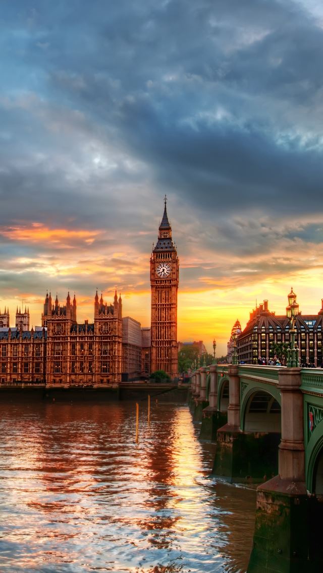 640x1136 Westminster Palace at twilight -  iPhone Wallpaper