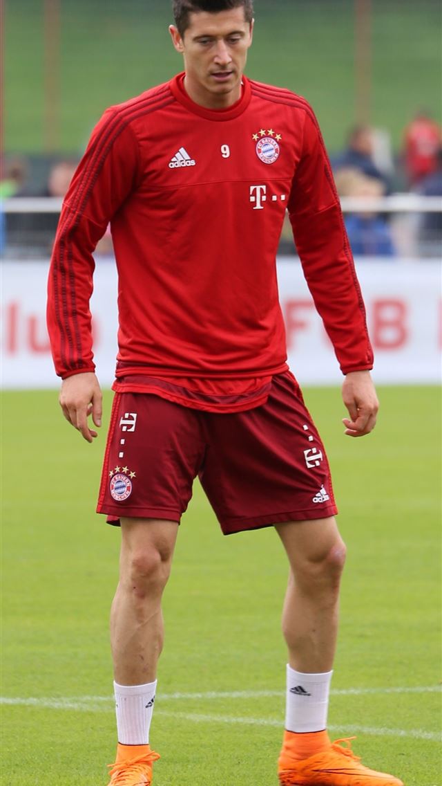 640x1136 Robert Lewandowski Sports HQ Robert Lewandowski - sport celebrity iPhone Wallpaper