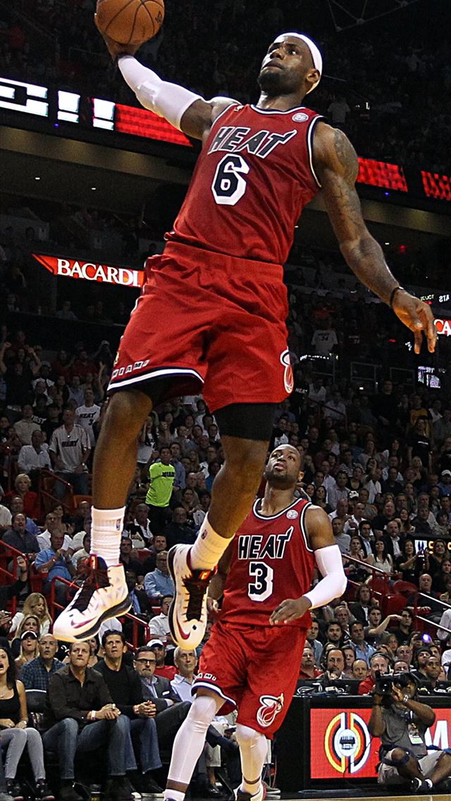 640x1136 Lebron James Dunking Cave - basketball celebrity iPhone Wallpaper