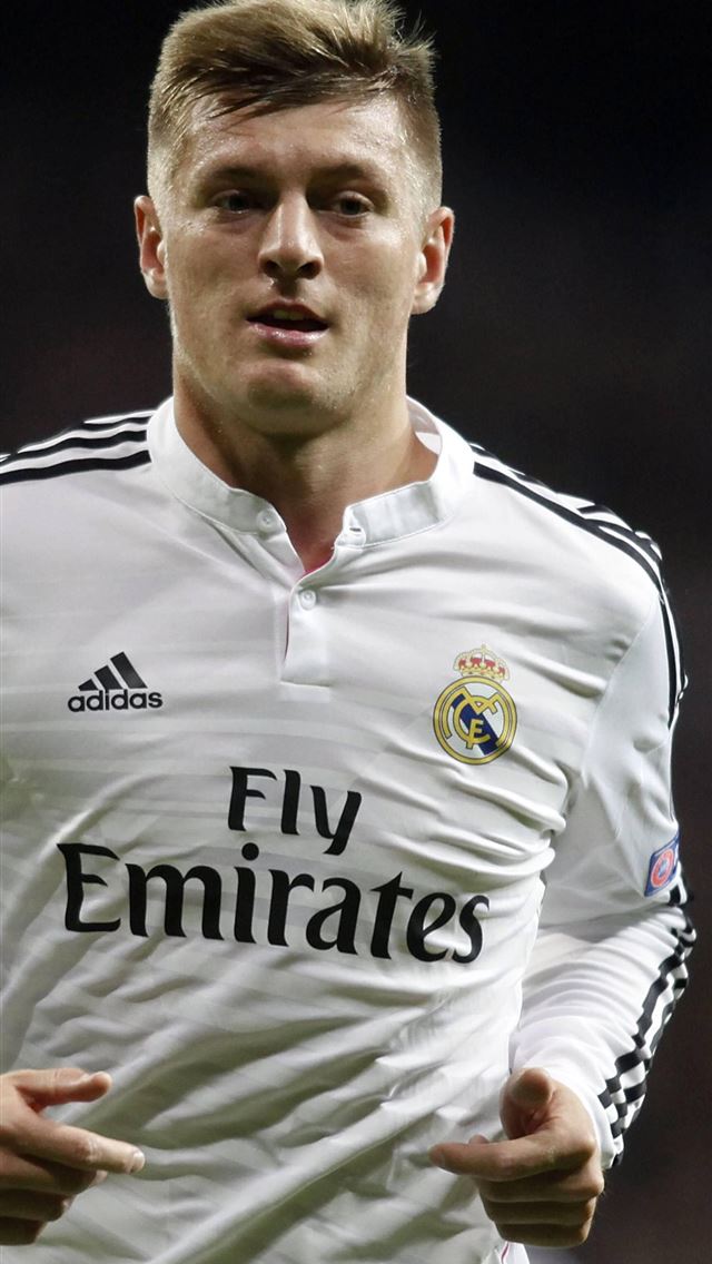 640x1136 Toni Kroos German Soccer Player Samsung Galaxy Not... - sport celebrity iPhone Wallpaper