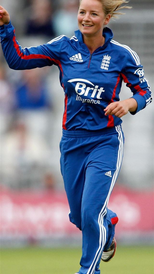 640x1136 danielle wyatt and virat kohli have a good rapport... - cricket celebrity iPhone Wallpaper