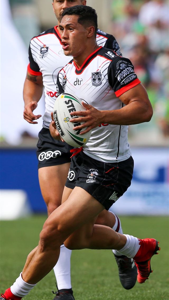 640x1136 NRL Warriors captain Roger Tuivasa Sheck says matc... - boxing celebrity iPhone Wallpaper