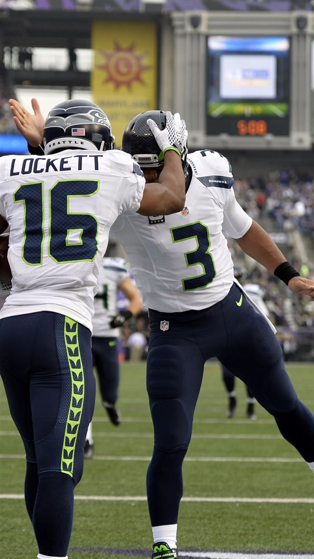 640x1136 Russell Wilson and Tyler Lockett are successful no... - russell wilson iPhone Wallpaper