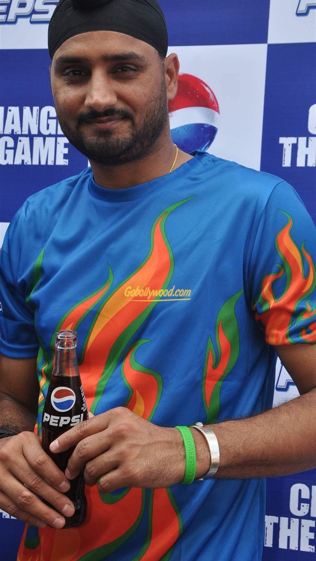 640x1136 Harbhajan Singh Pictures Images Page 20 - cricket celebrity iPhone Wallpaper