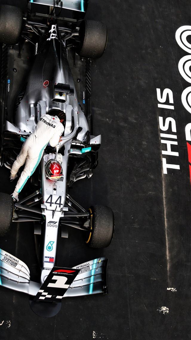 Lewis Hamilton Mercedes Shanghai International Cir... iPhone wallpaper 