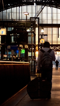 Platform 5 Amsterdam Central wallpaper