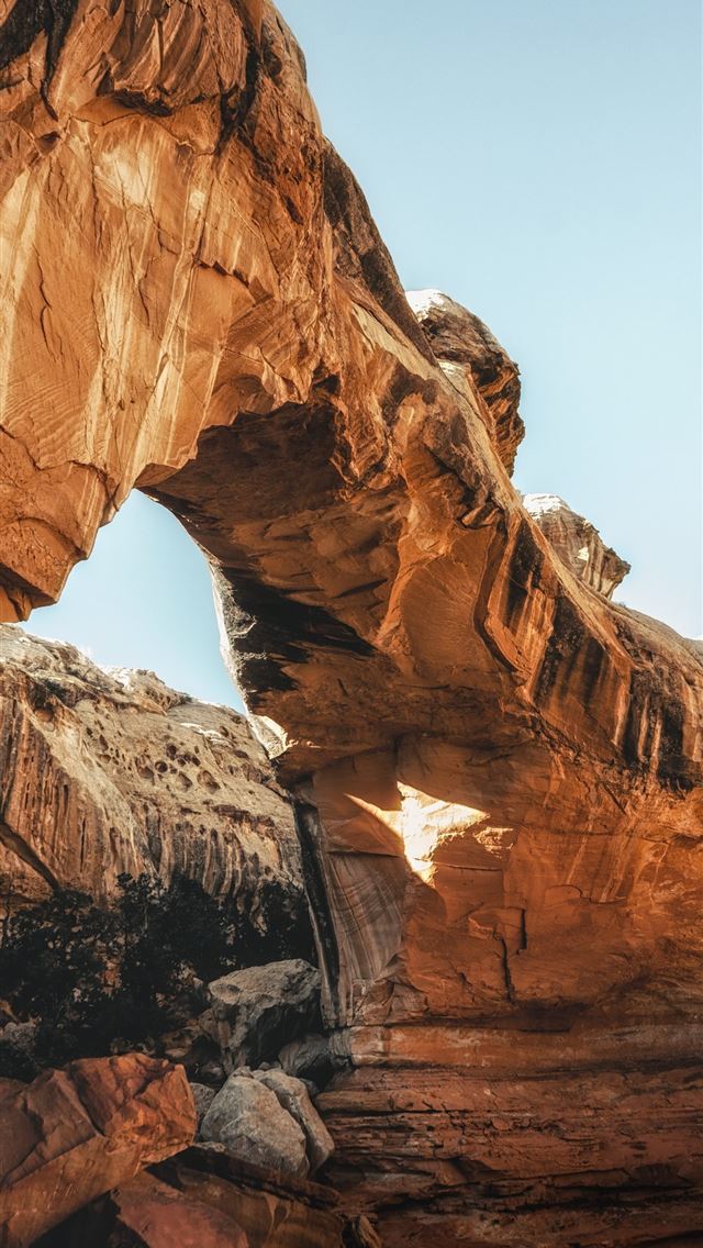 640x1136 brown rock formation -  iPhone Wallpaper