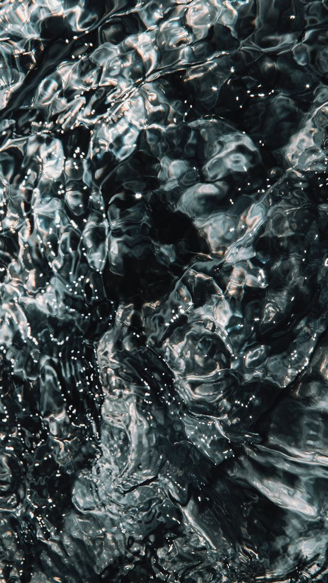 640x1136 water splash on body of water - grey iPhone Wallpaper