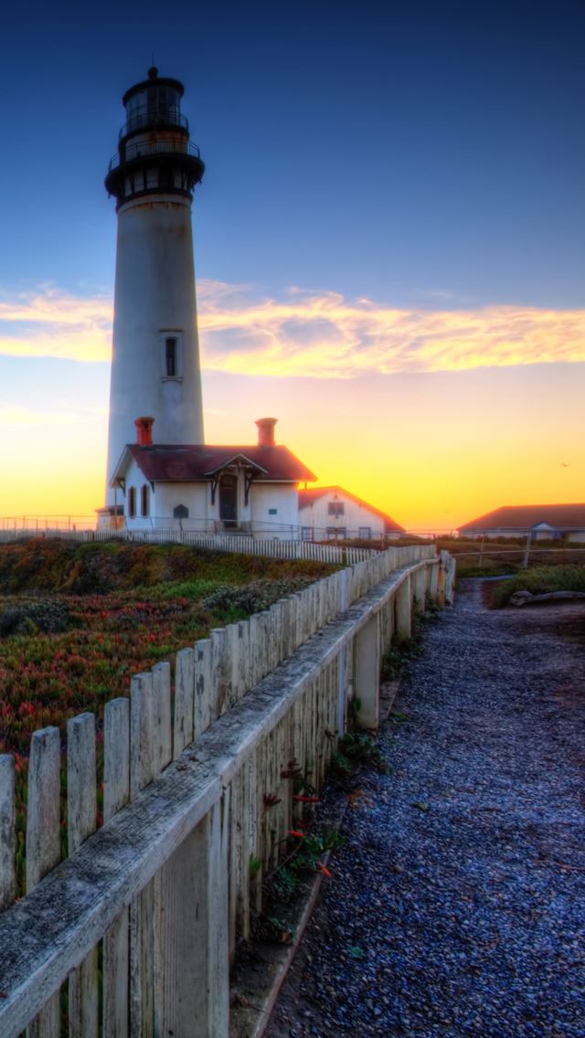 640x1136 Pigeon point lighthouse - clean iPhone Wallpaper