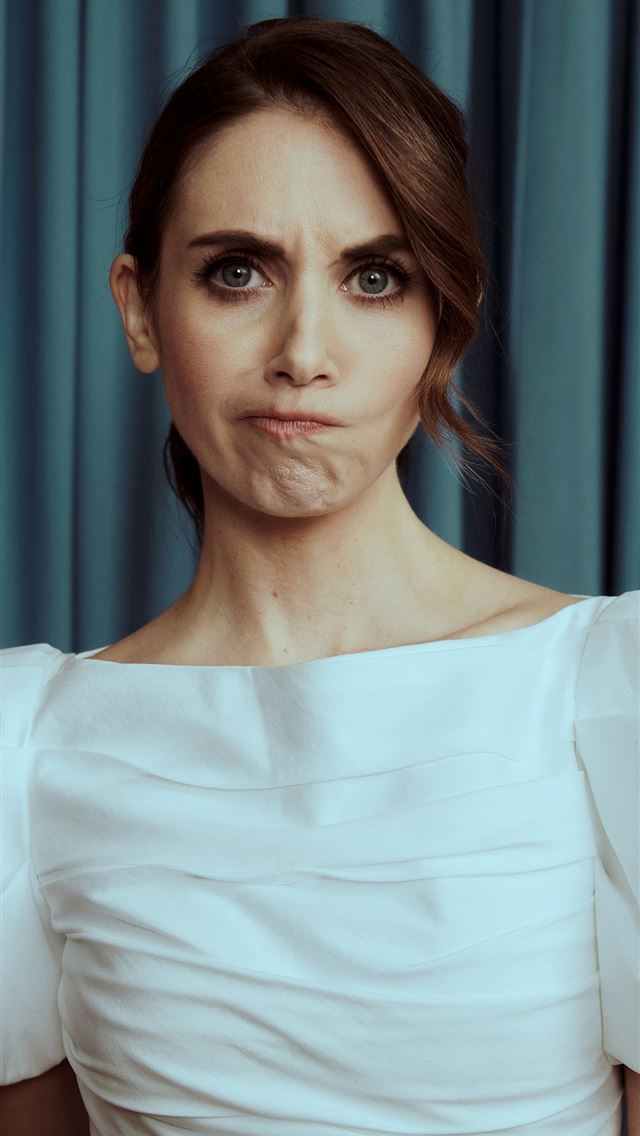 640x1136 alison brie netflix sundance portraits 4k -  iPhone Wallpaper
