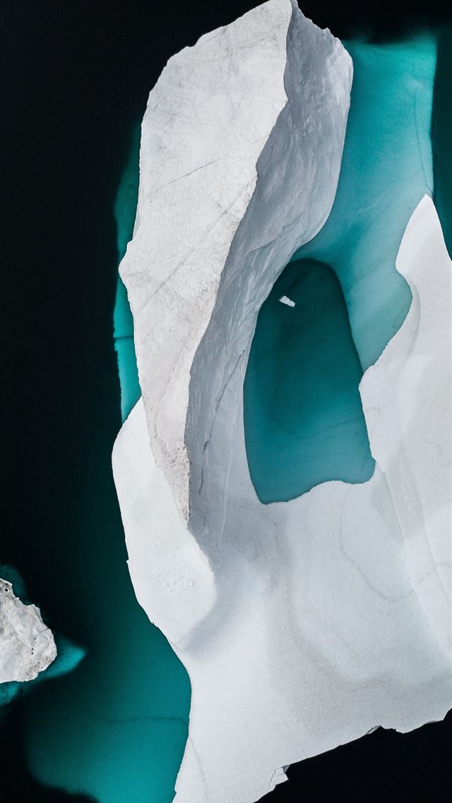 640x1136 Iceberg drone photo - greenland iPhone Wallpaper