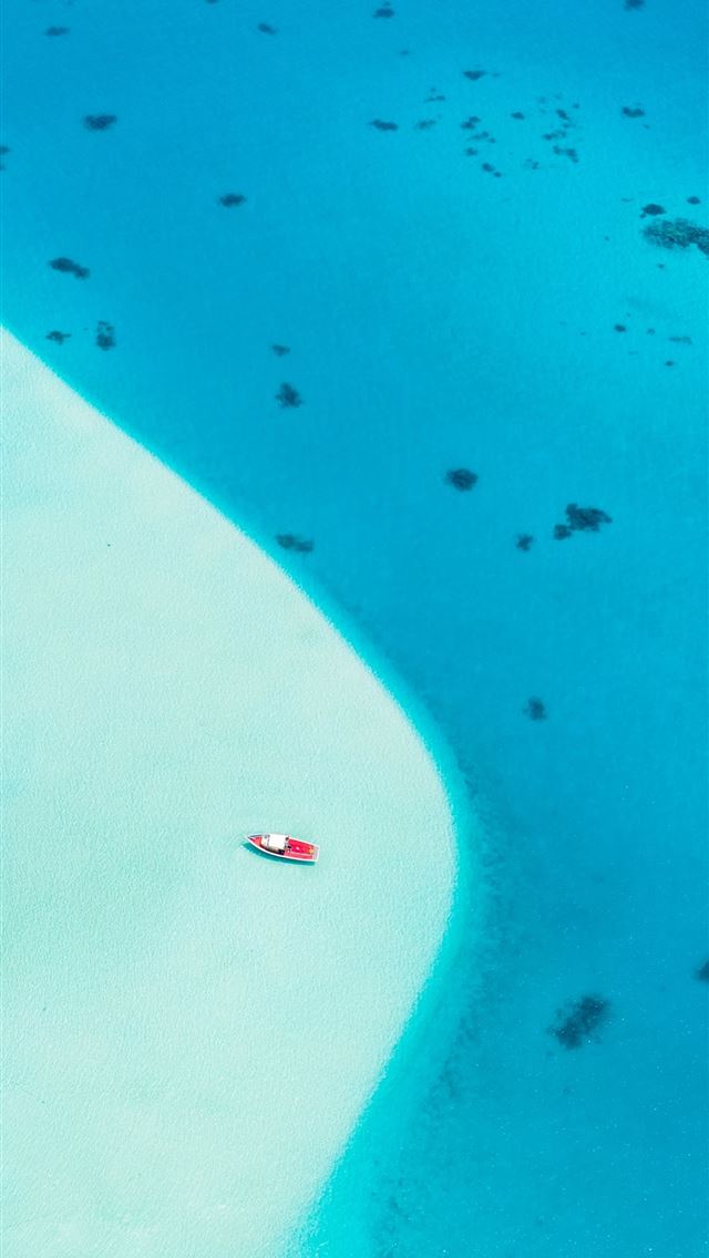 640x1136 blue and black textile on blue water - maldives iPhone Wallpaper