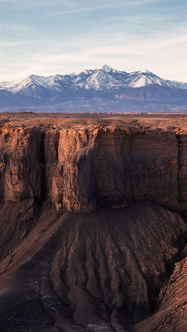 640x1136 Mount Everest view during daytime - grey iPhone Wallpaper