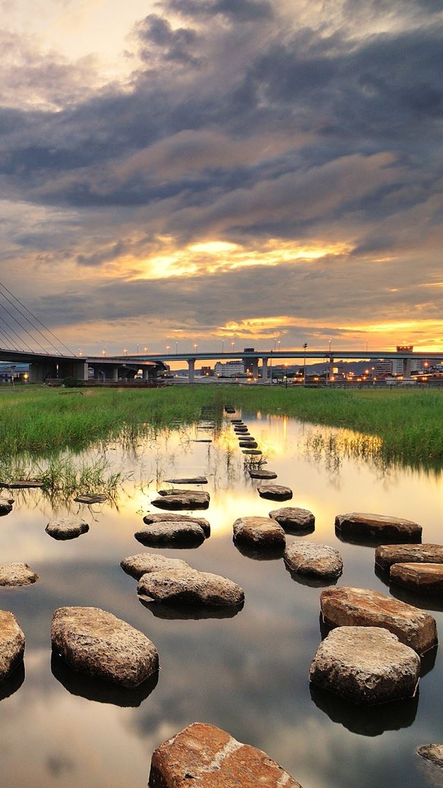 640x1136 City bridge - aquatic iPhone Wallpaper