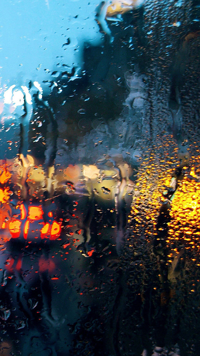 Пробравшись 1 через мокрый. Дождь на стекле. Осень за стеклом. Капли дождя на стекле. Осень дождь стекло.