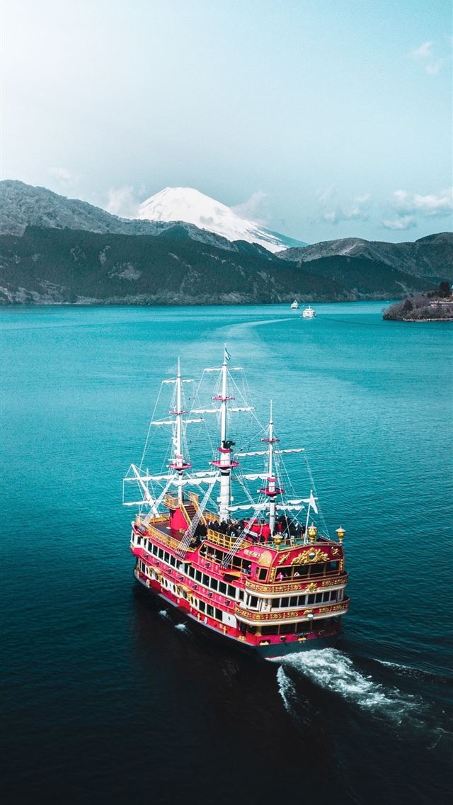640x1136 Old boat on a lake in Japan Mont Fuji -  iPhone Wallpaper