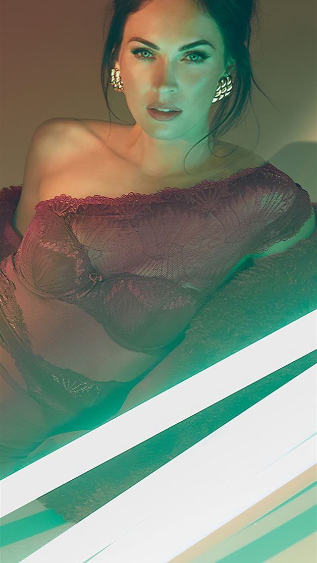 640x1136 4k megan fox2020 - megan fox iPhone Wallpaper