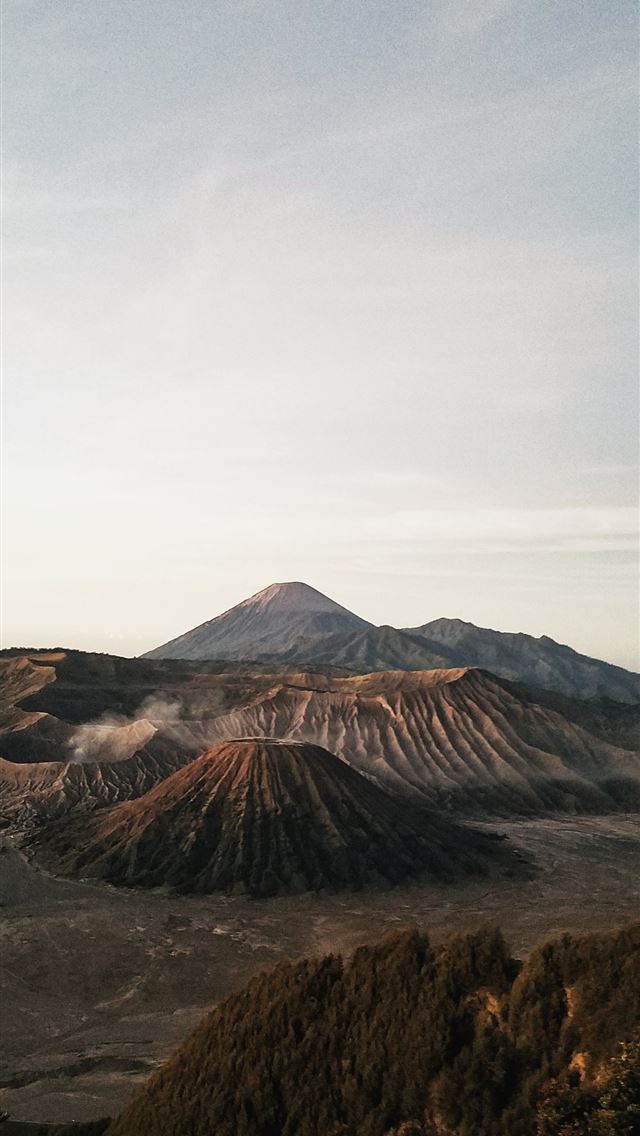 640x1136 photo of crater and mountain - volcano iPhone Wallpaper