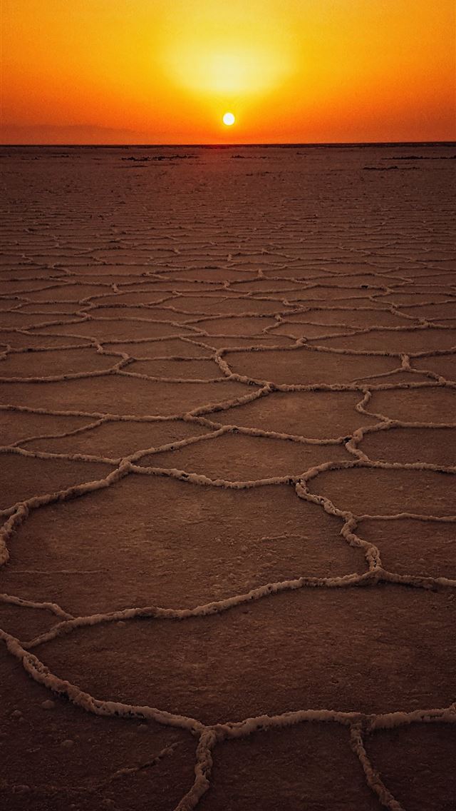 640x1136 dried land at golden hour -  iPhone Wallpaper