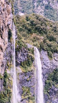 Sutherland Falls wallpaper
