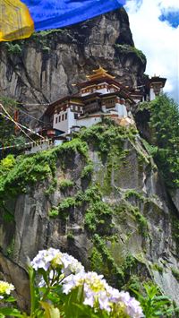Tiger's Nest Monastery wallpaper