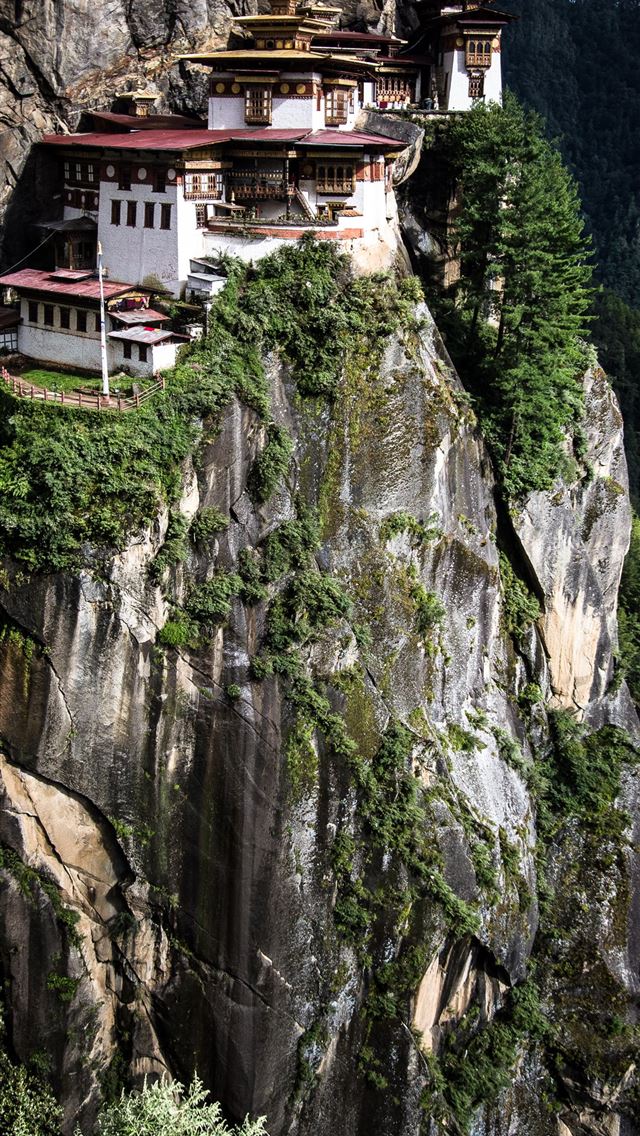 640x1136 Tiger's Nest Monastery - paro valley iPhone Wallpaper