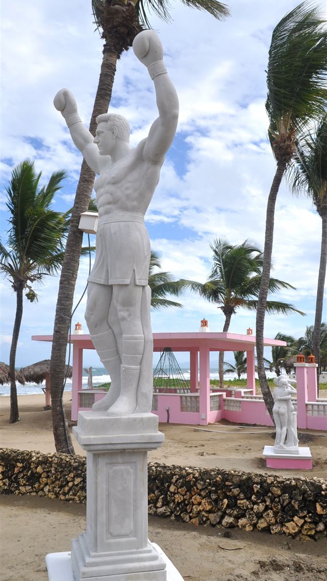 640x1136 Rocky Statue in Cabarete Dominican Republic Rocky ... - 100 most beautiful places to visit iPhone Wallpaper