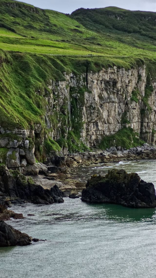 640x1136 Giant's Causeway - 100 most beautiful places to visit iPhone Wallpaper
