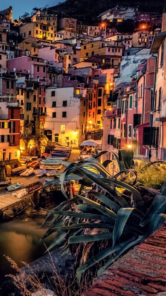 Cinque Terre Ligurian Sea Italy Sony Xperia X XZ Z... iPhone wallpaper 