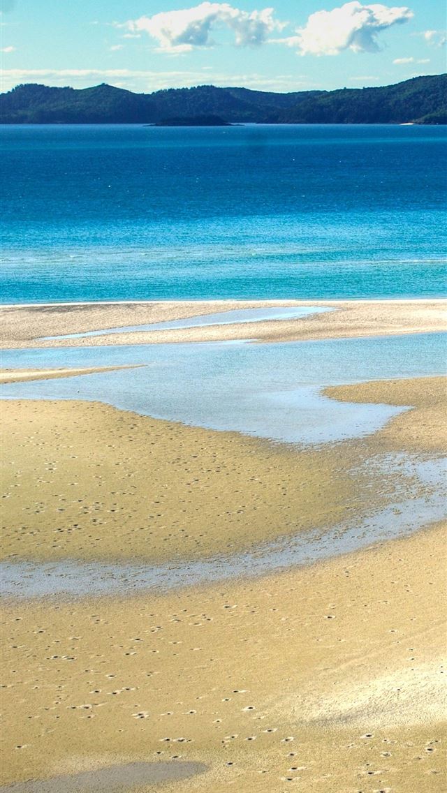 Whitehaven Beach iPhone wallpaper 