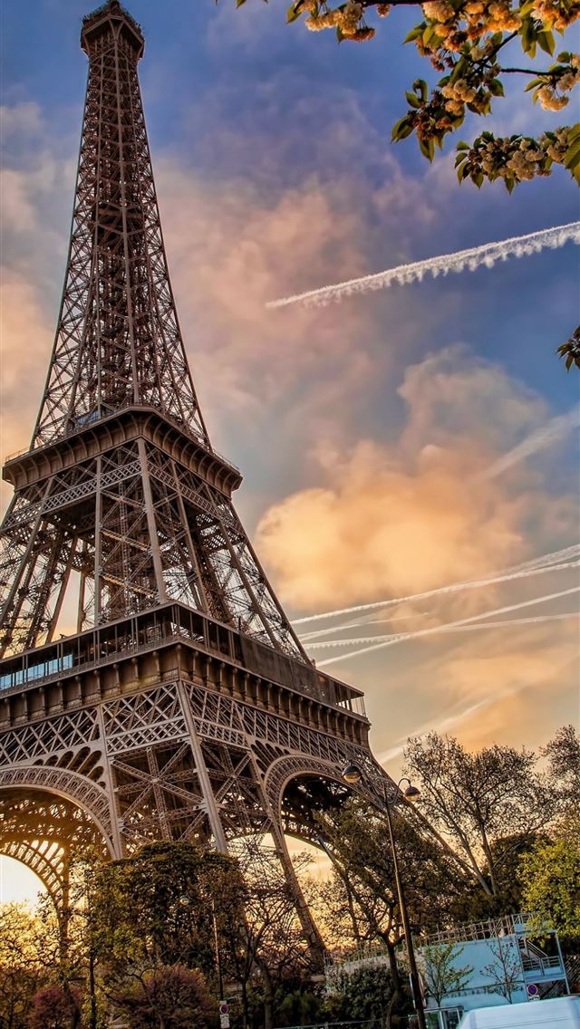 640x1136 Paris - 100 most beautiful places to visit iPhone Wallpaper