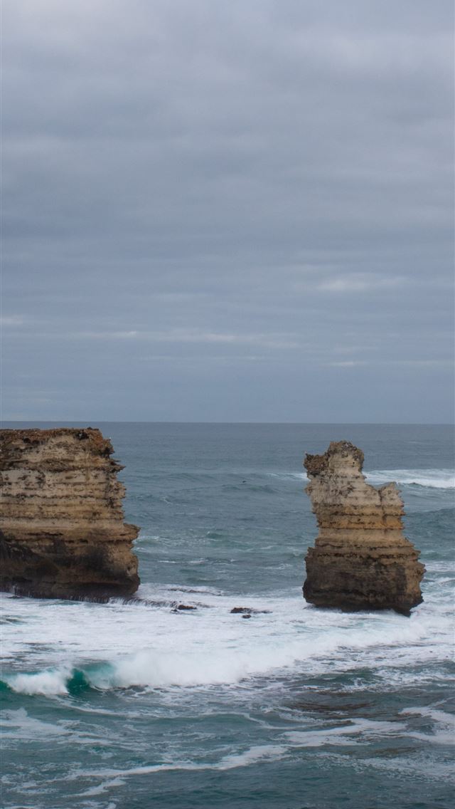 640x1136 Sea sea waves The Twelve Apostles rocks - australia iPhone Wallpaper