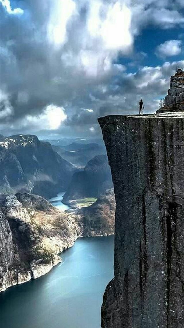 640x1136 Trolltunga - hordaland iPhone Wallpaper