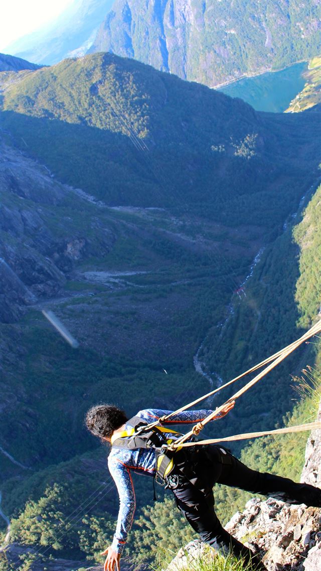 640x1136 Trolltunga - hordaland iPhone Wallpaper