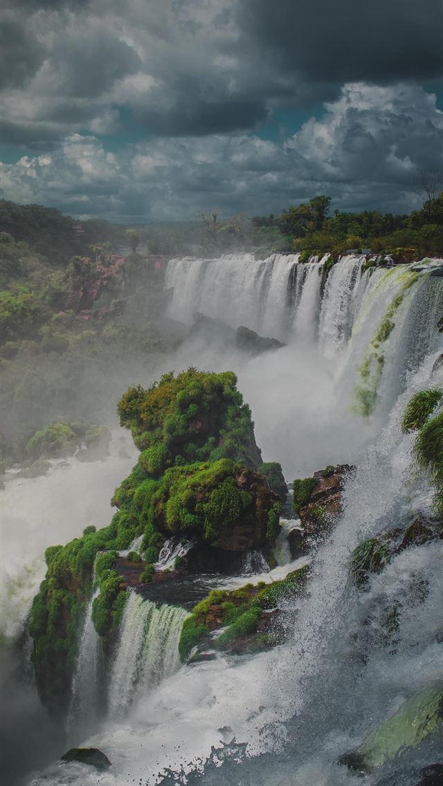 640x1136 Iguazu Falls - 100 most beautiful places to visit iPhone Wallpaper