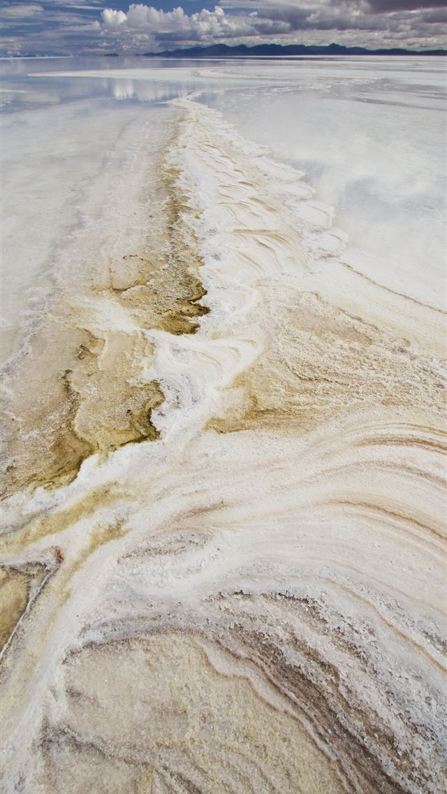 640x1136 Evanescent Light Salar de Uyuni - bolivia iPhone Wallpaper