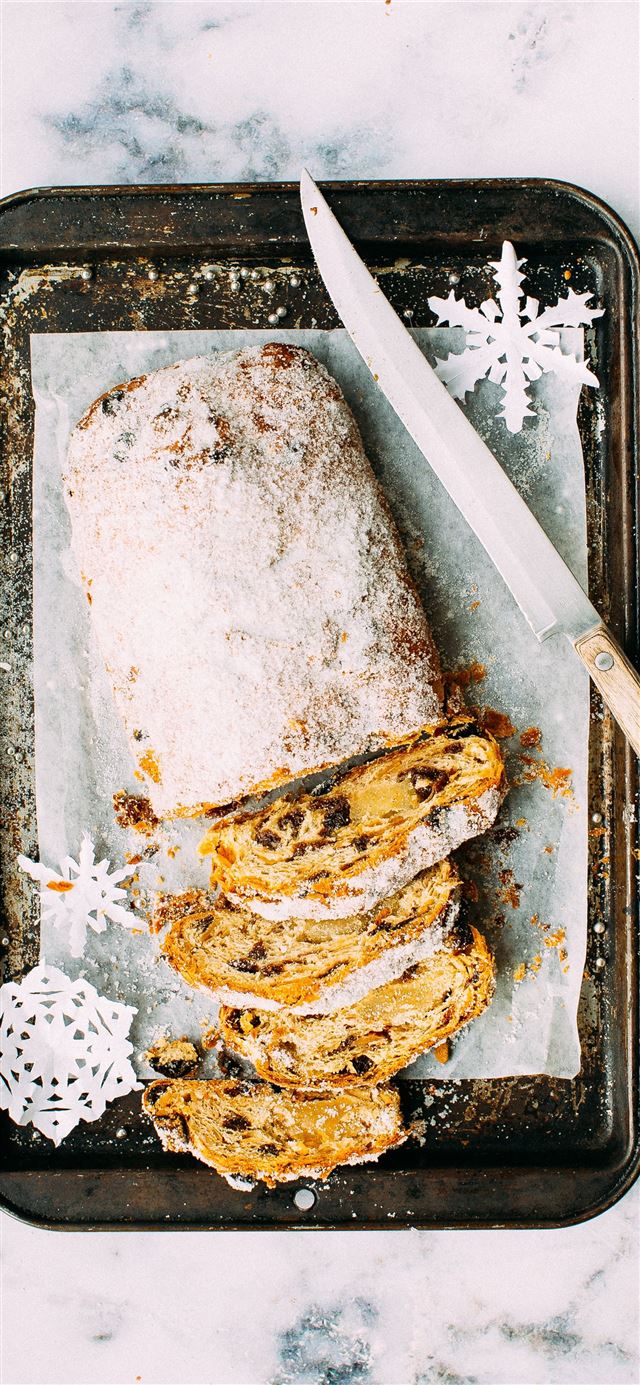 1125x2436 sliced bread served on black metal tray - cake iPhone X Wallpaper