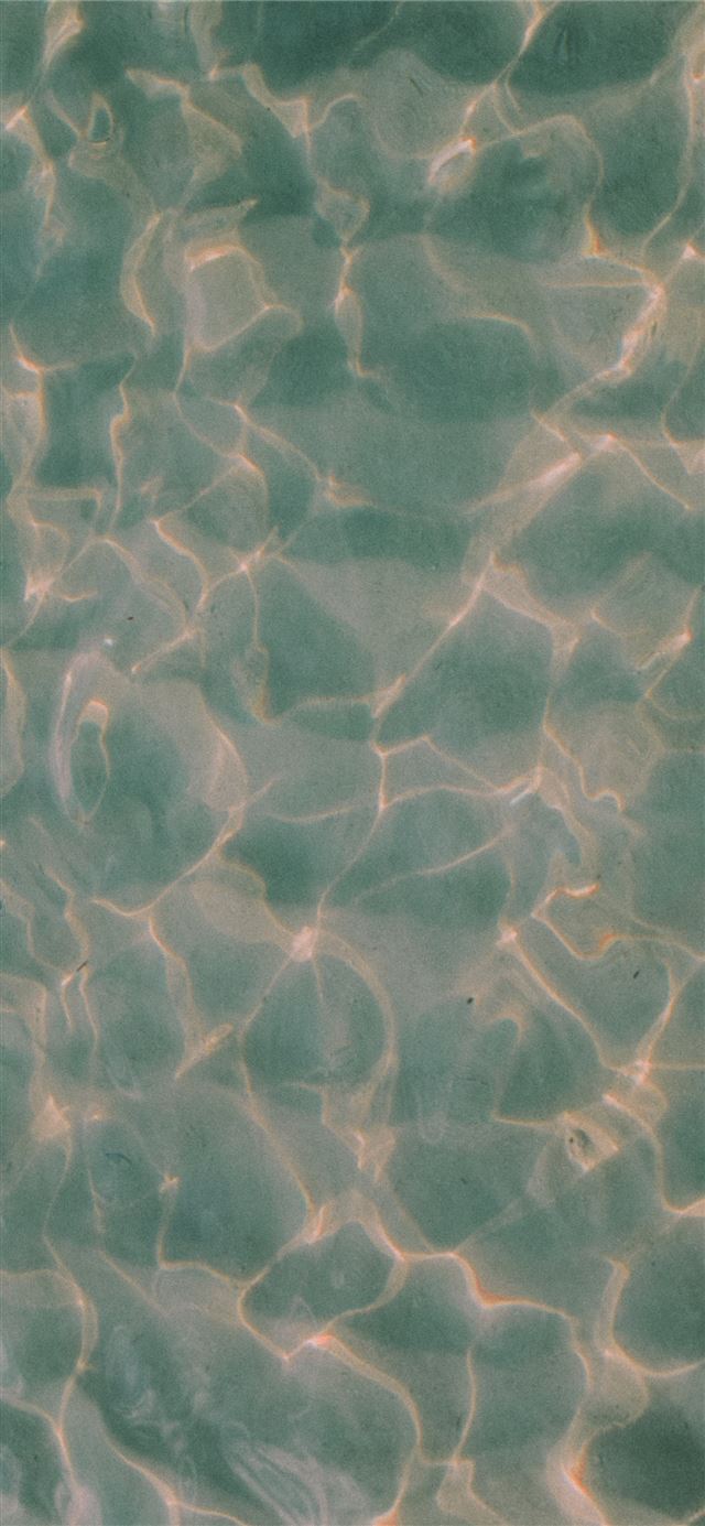 1125x2436 refraction - maldives iPhone X Wallpaper