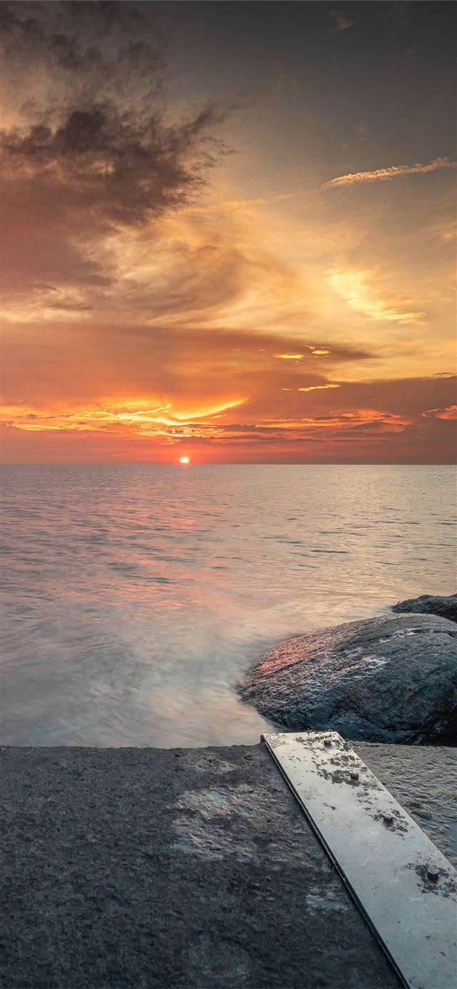 1125x2436 landscape sea coast 8k - 8k iPhone X Wallpaper