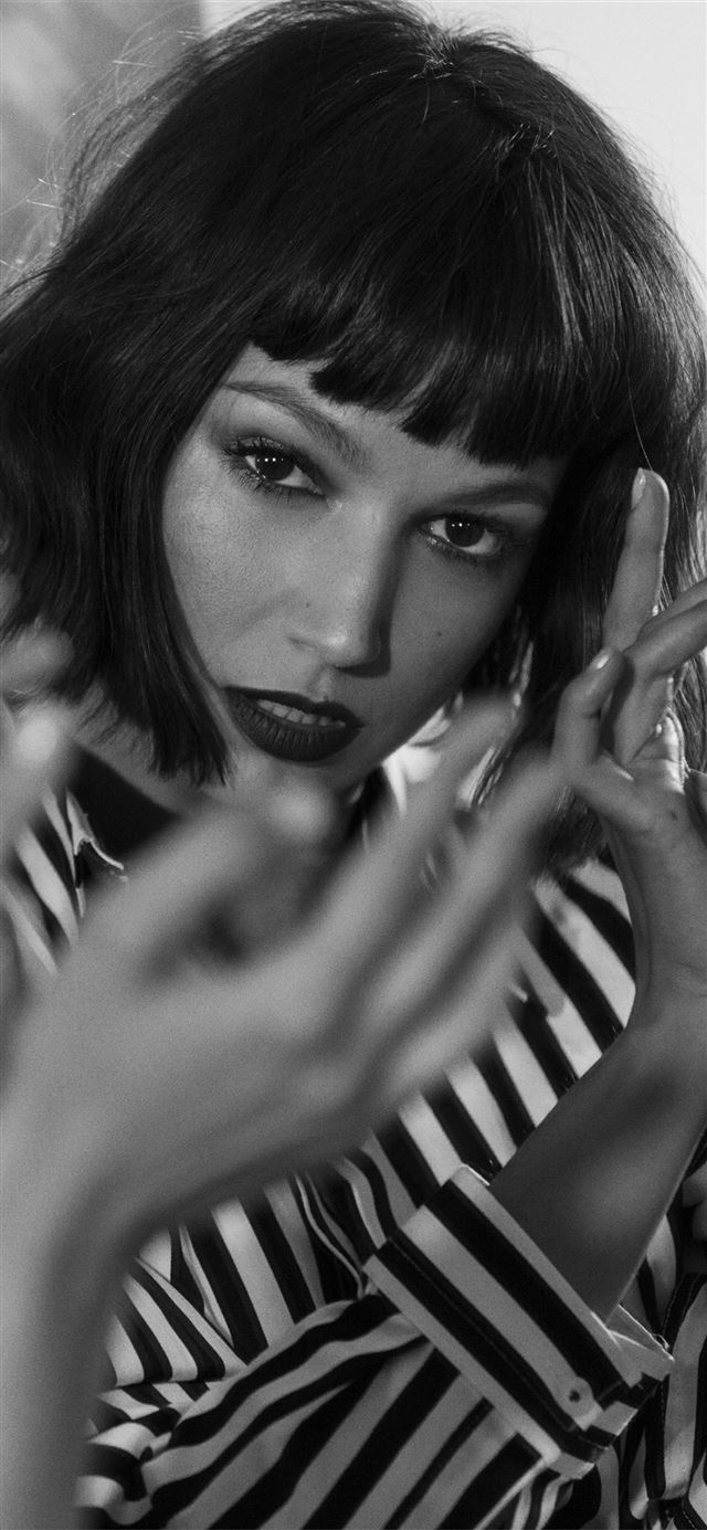 1125x2436 ursula corbero 2020 monochrome - monochrome iPhone X Wallpaper