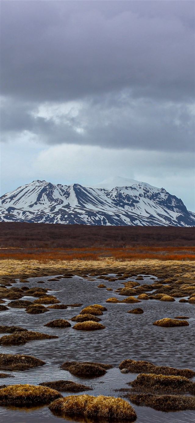 1125x2436 iceland brown gray mountains 4k - iceland iPhone X Wallpaper