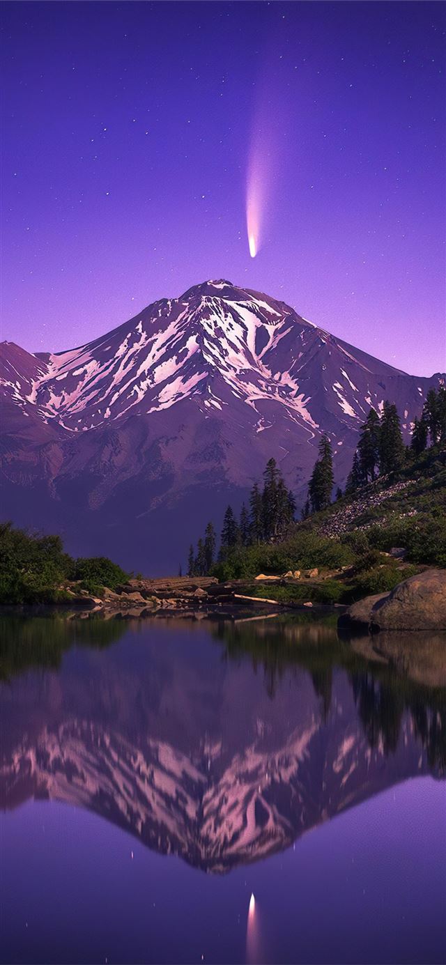 1125x2436 neowise seen from mt shasta 4k - 4k iPhone X Wallpaper