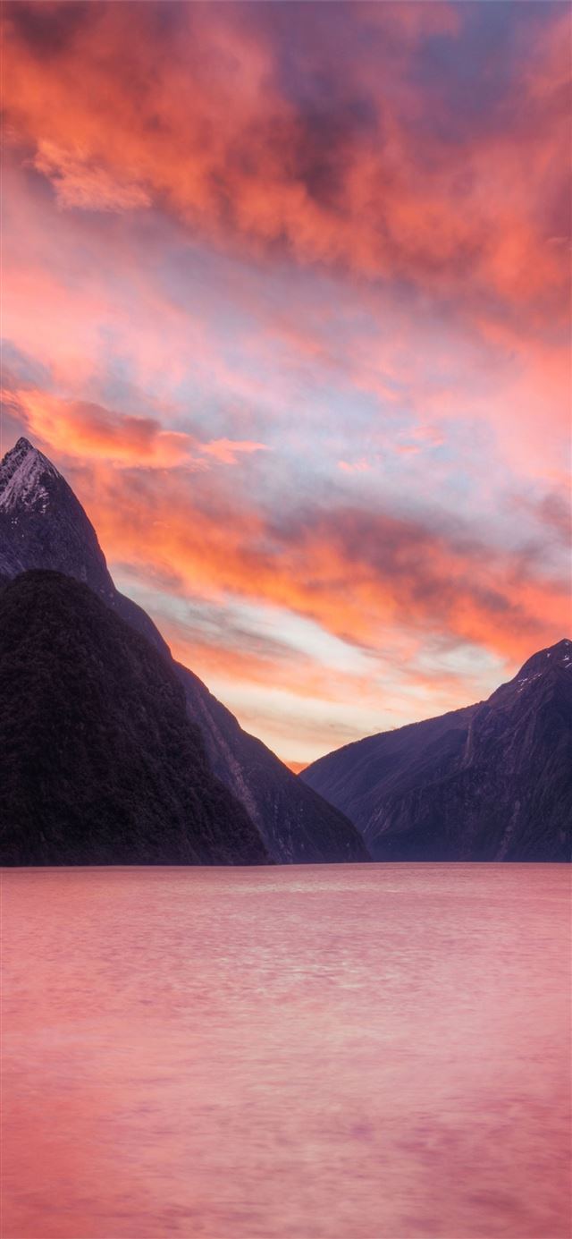 1125x2436 milford sound new zealand - 4k iPhone X Wallpaper