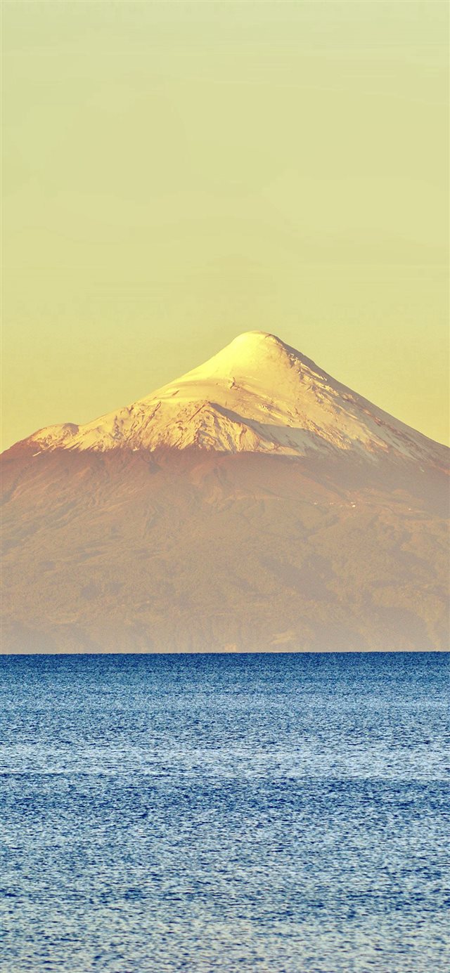 1125x2436 Snow Mountain Yellow Blue Sea - snow iPhone X Wallpaper