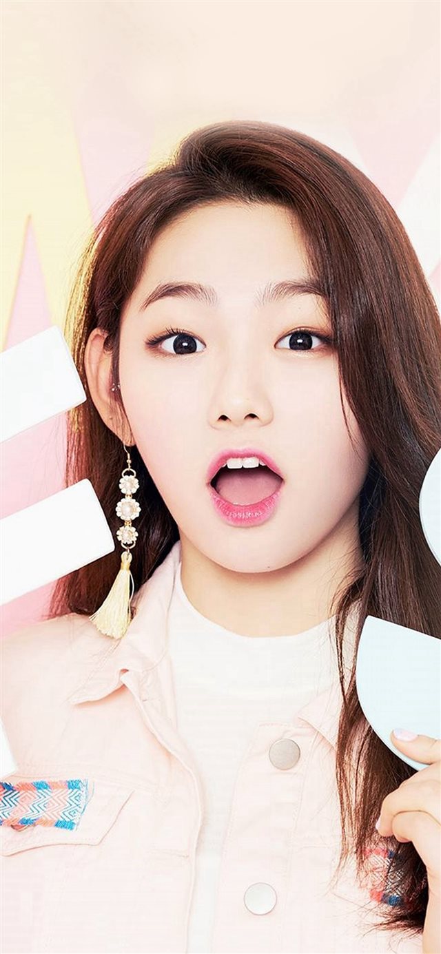 1125x2436 Girl Ioi Pink Cute - cute iPhone X Wallpaper