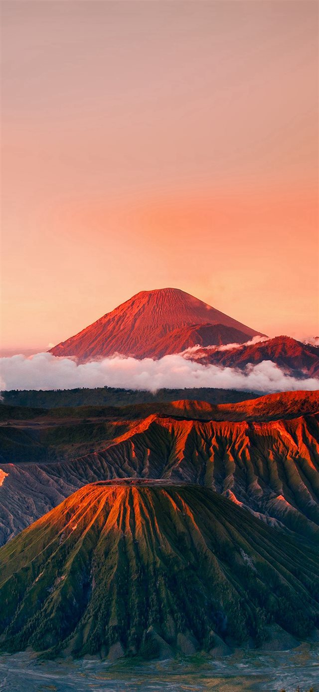 1125x2436 Red Mountain Cloud Wonderful Nature - orange iPhone X Wallpaper